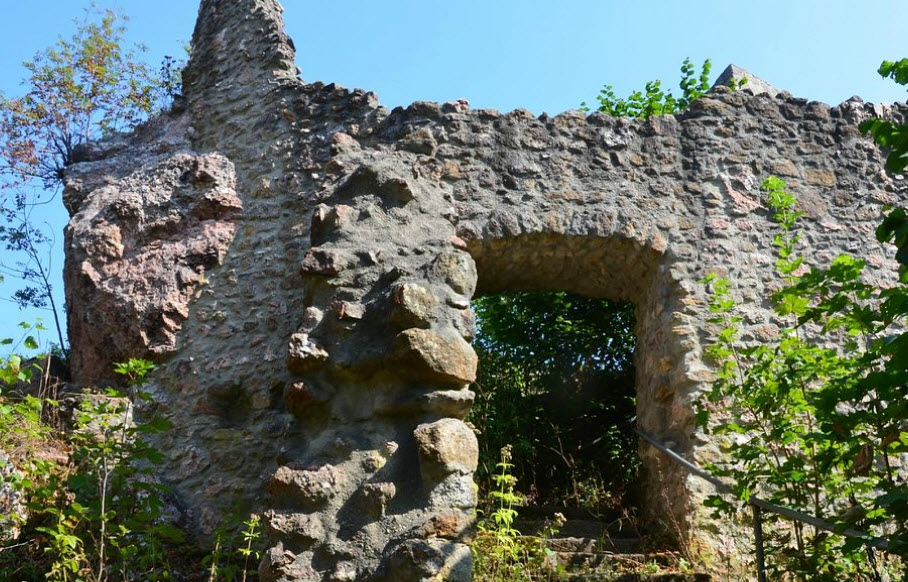 Ruine Schwärzenberg, Germany